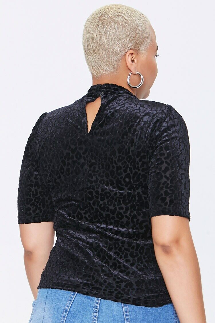 Plus Size Velvet Leopard Tee