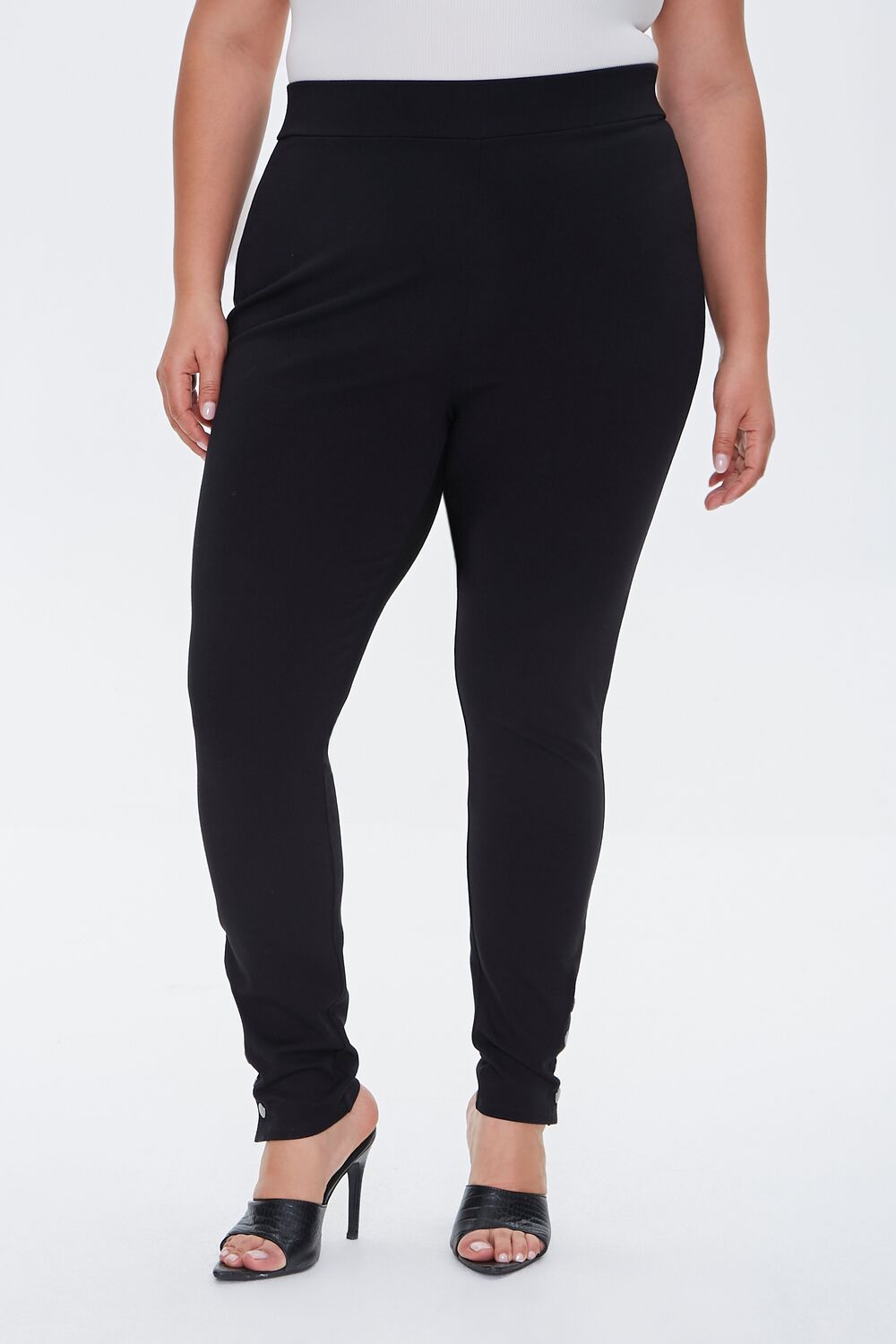 Plus Size Button Leggings