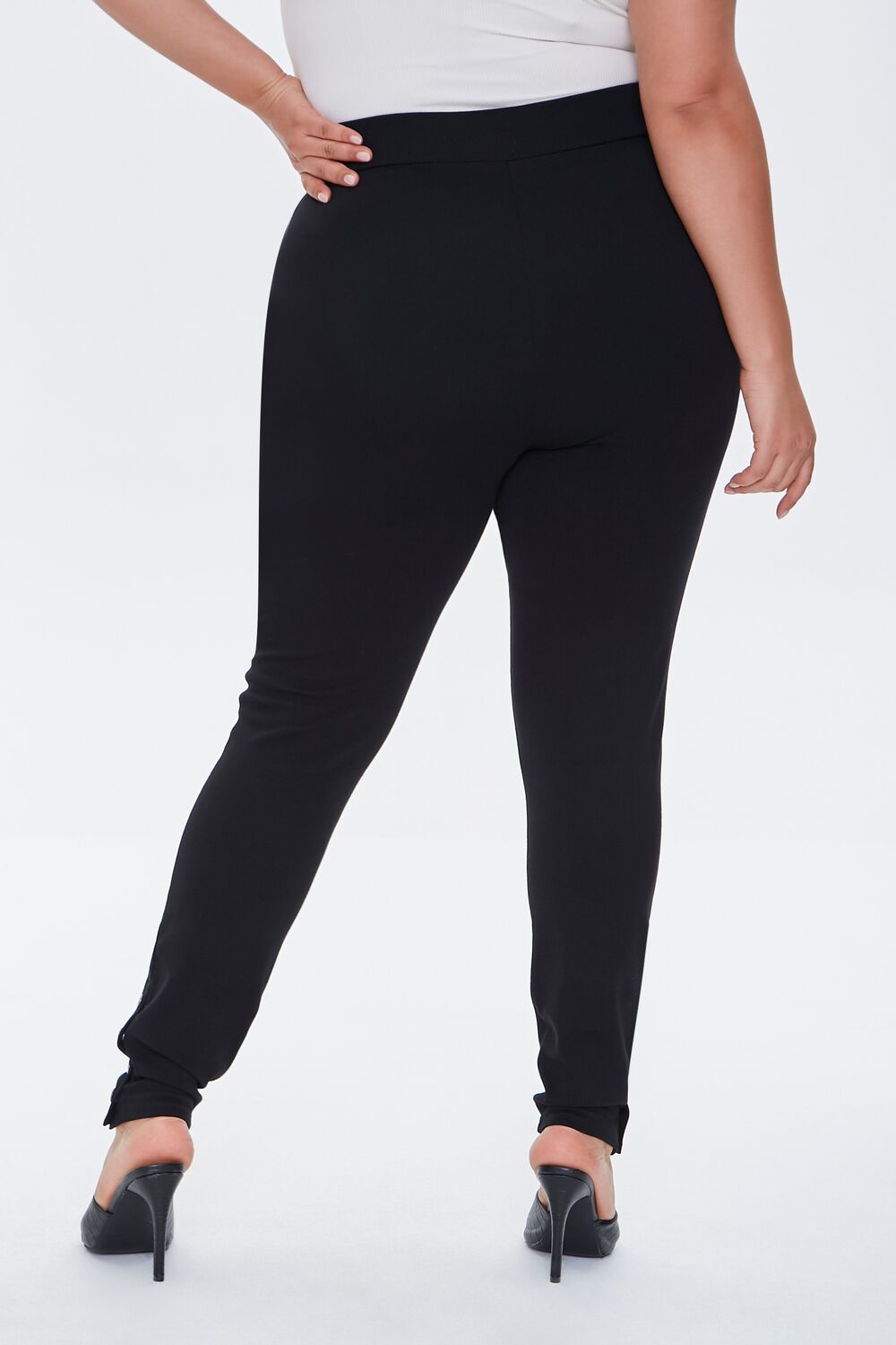 Plus Size Button Leggings