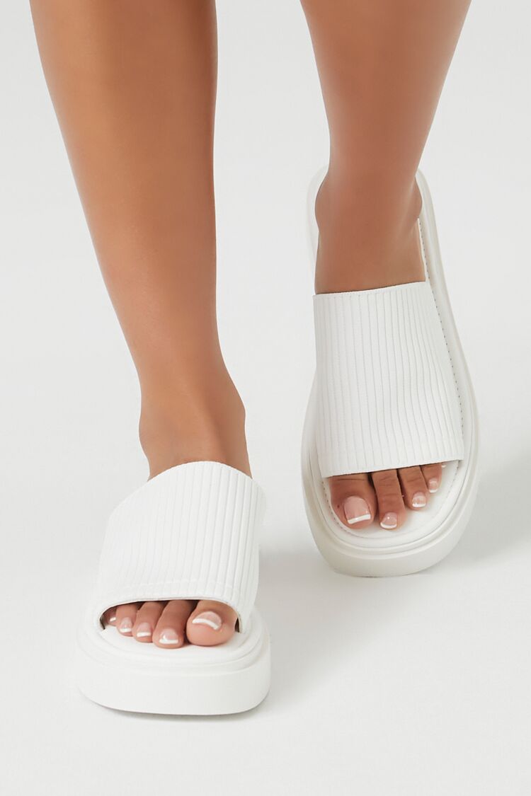 Ribbed Flatform Sandals