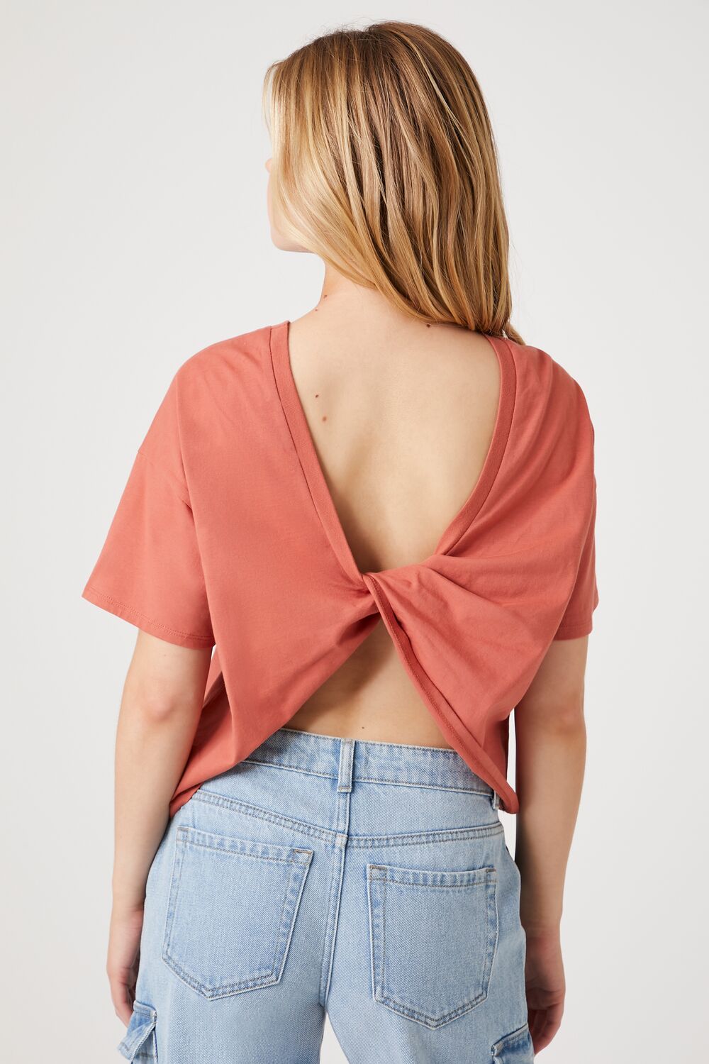Twist-Back Cropped Tee