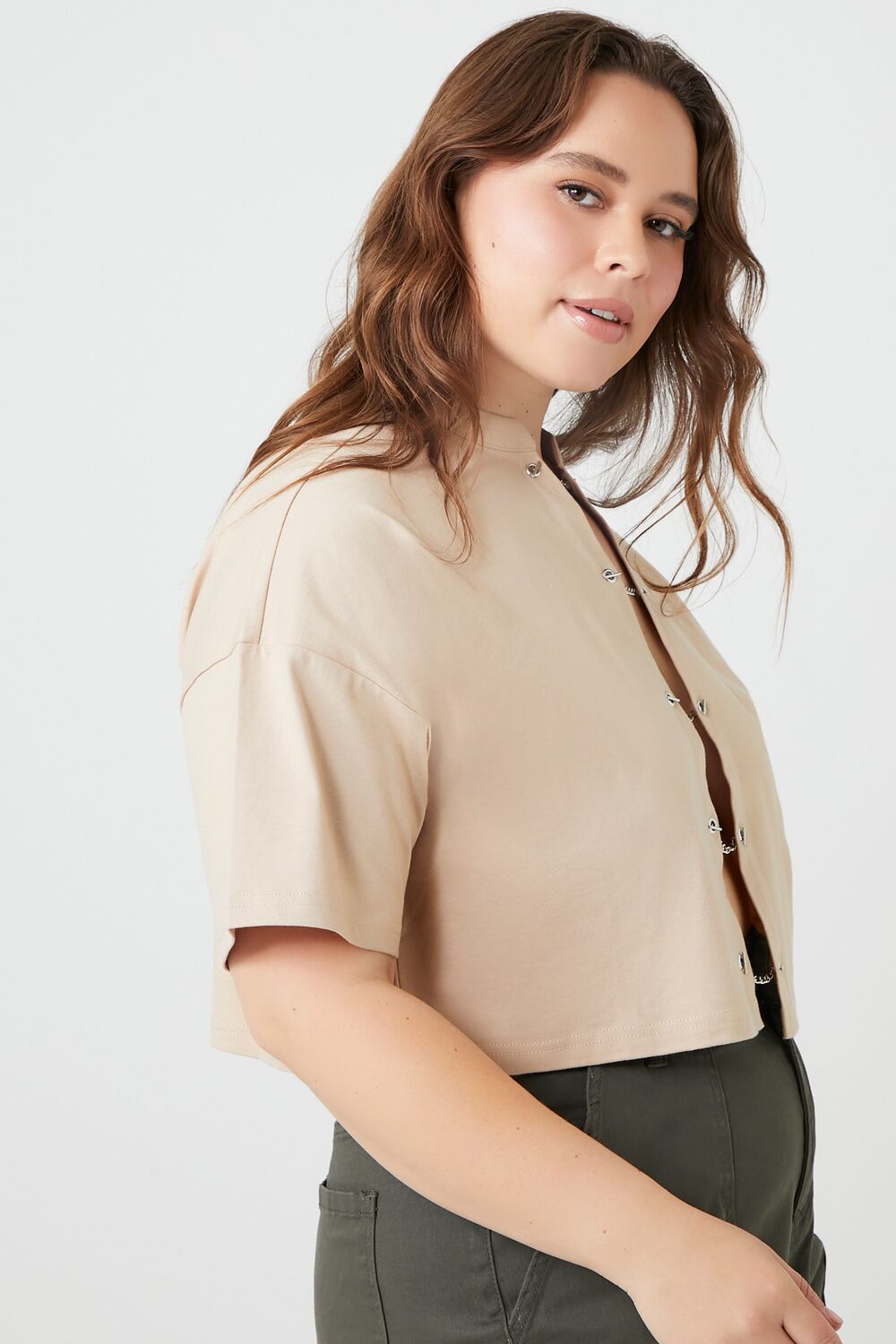 Plus Size Chain Cutout Tee
