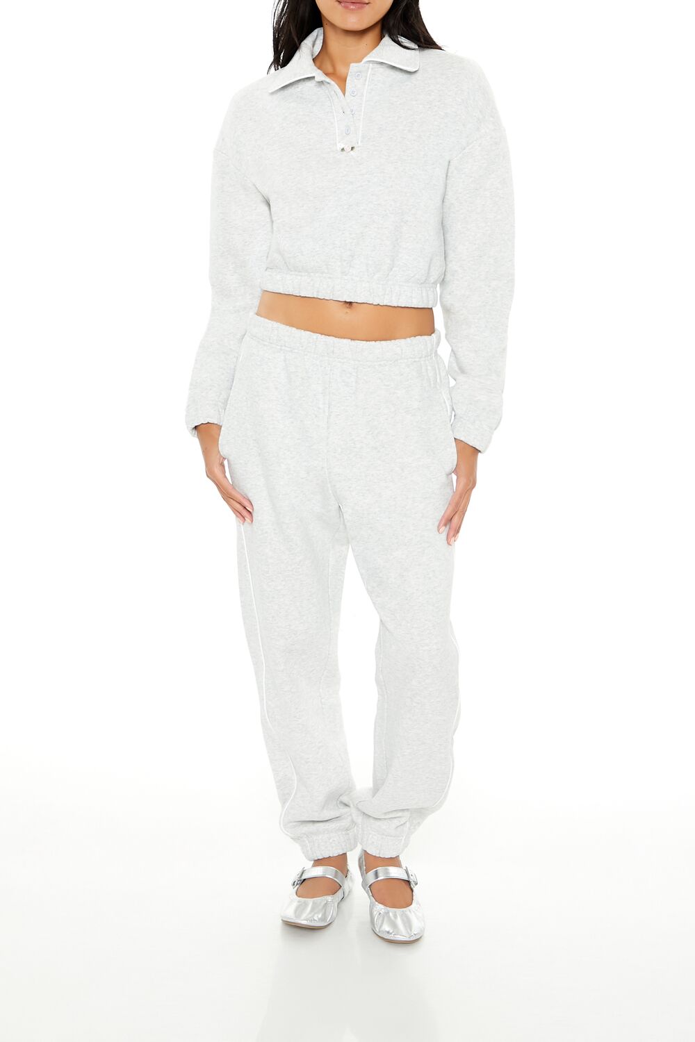Cropped Fleece Rosette Pullover