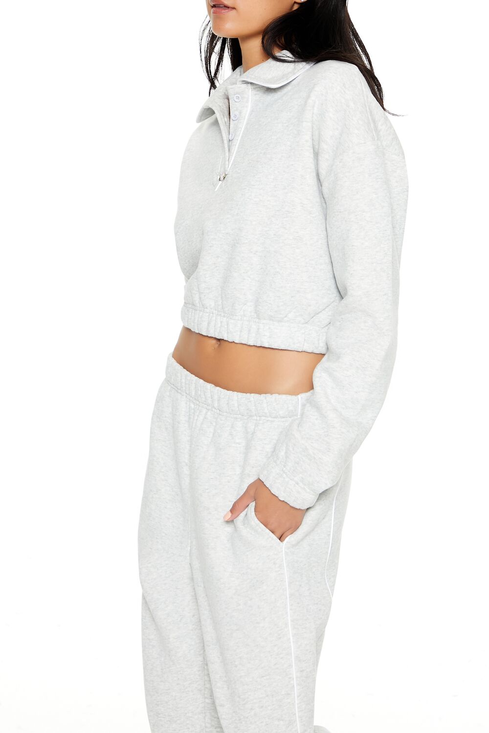 Cropped Fleece Rosette Pullover
