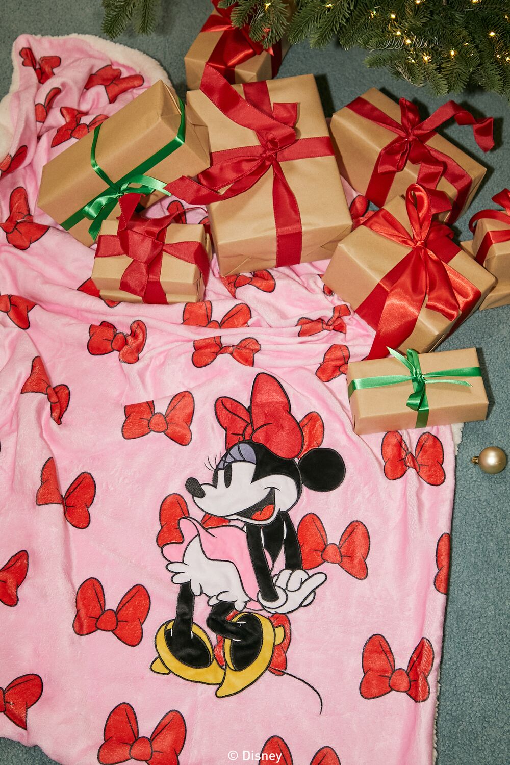Disney Minnie Mouse Plush Throw Blanket